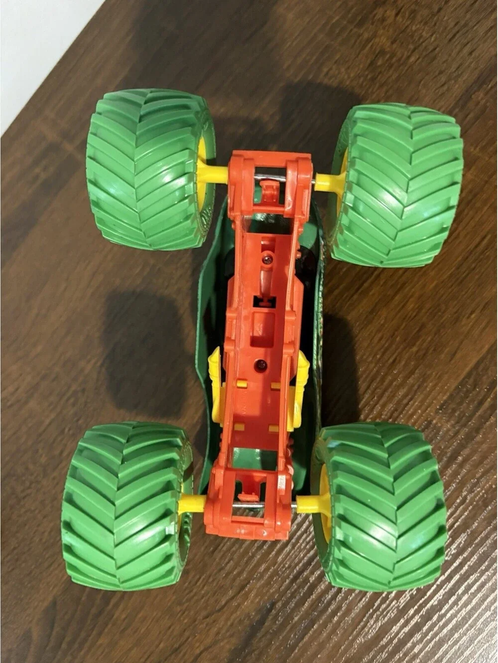 Monster Jam Official Dragon Monster Truck 1:24 Scale Green Orange Yellow